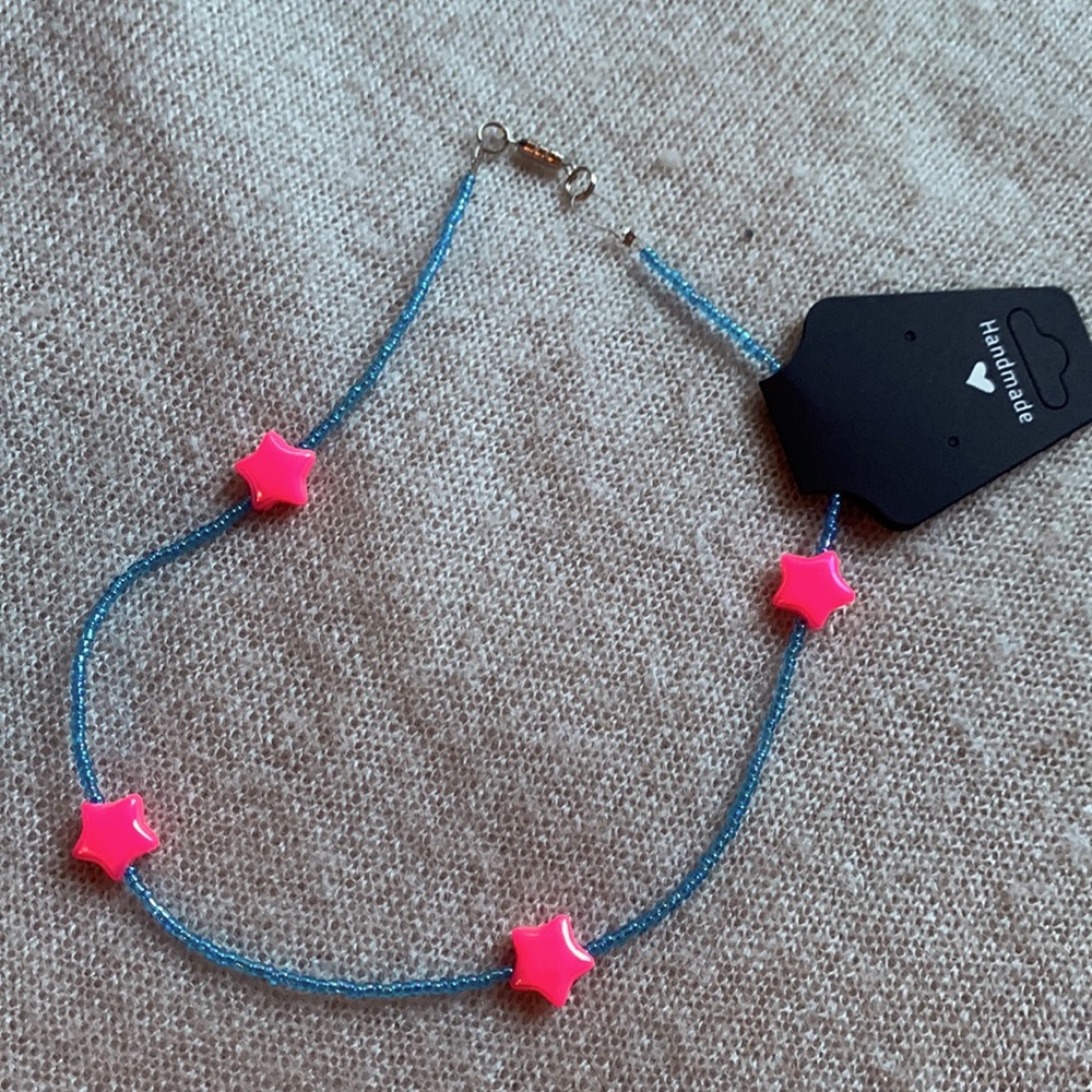 3x25$  💝⭐️💕 Handmade - Short necklace - Blue beads and neon pink stars.